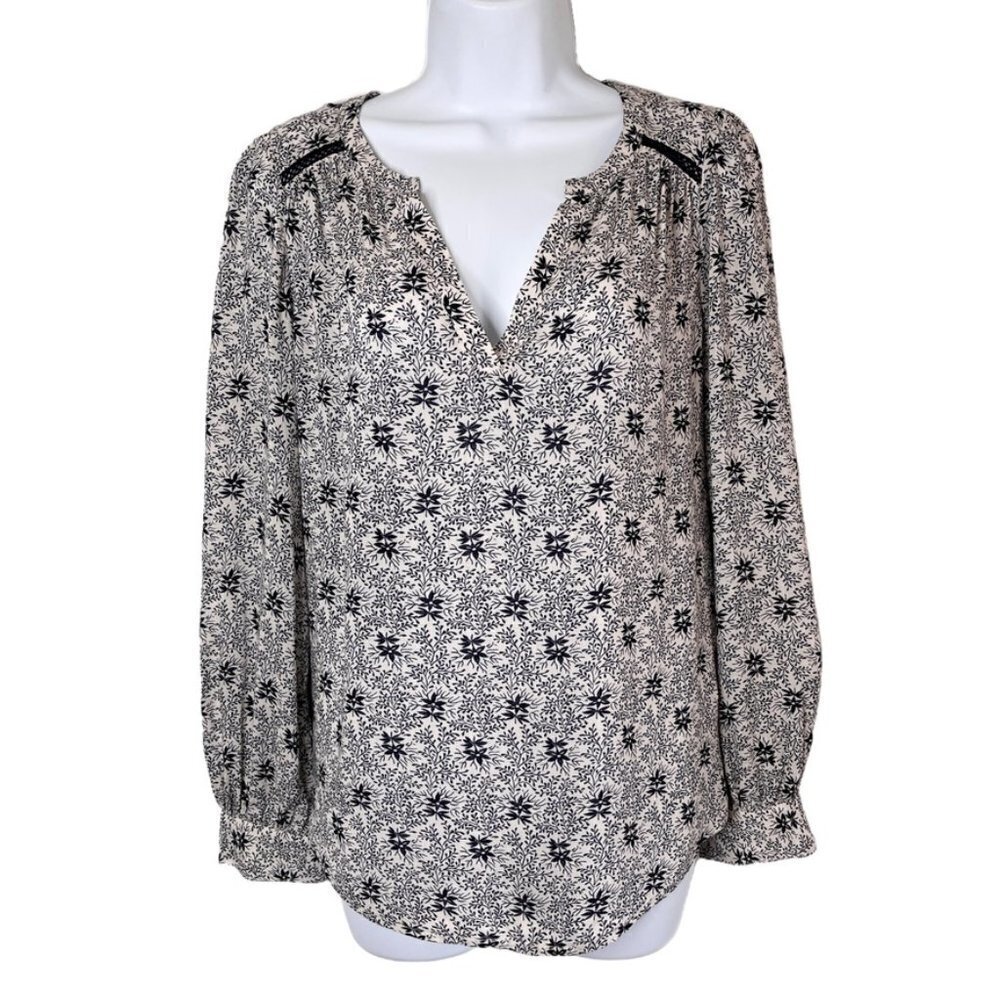 Hinge Women's Blouse Size S Floral Print Cream & Navy Blue Long Sleeve V-Neck